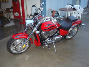 2007HondaVTX18F37Red.JPG